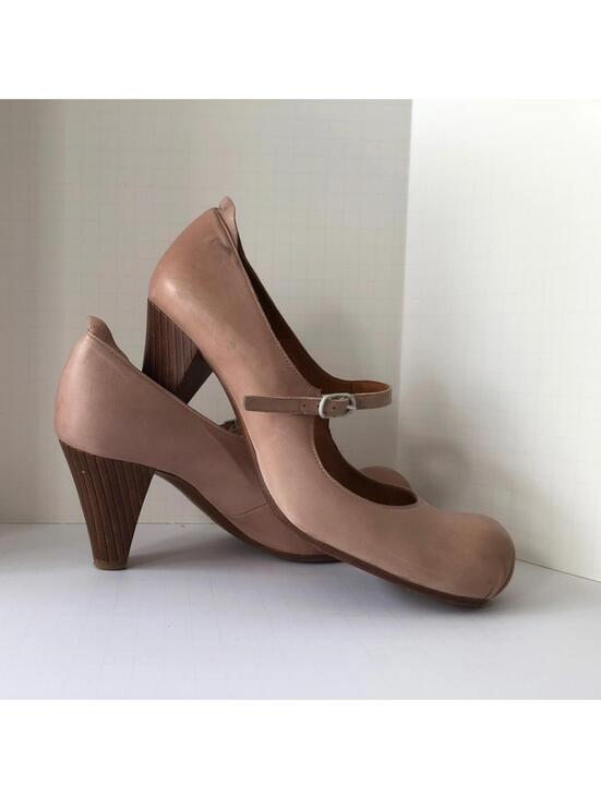 Chie Mihara Shoes - Chie MIhara high heeled shoes with strap. dusty pink. size 9